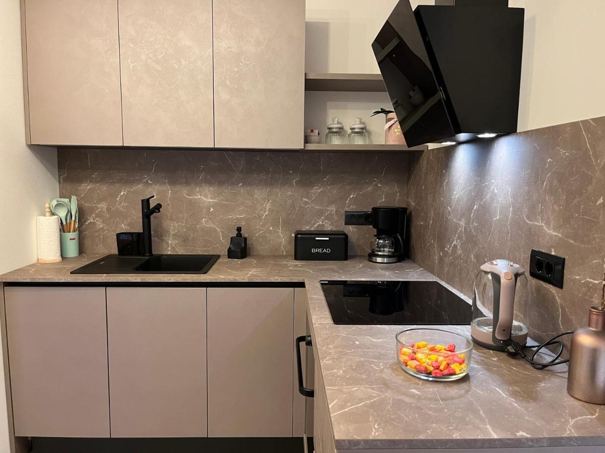 Apartment A & N With Free Private Parking Pula Extérieur photo