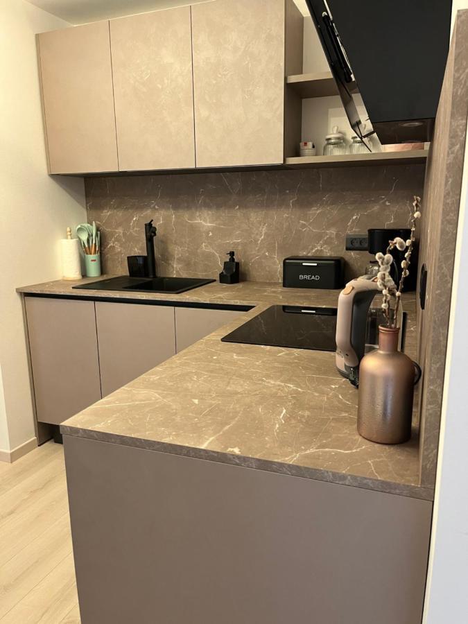 Apartment A & N With Free Private Parking Pula Extérieur photo